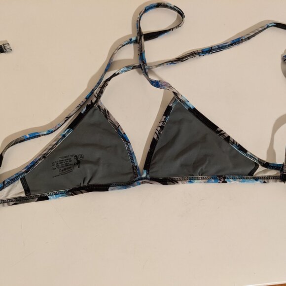 Jolyn Clothing Triangle Top! - Picture 5 of 5